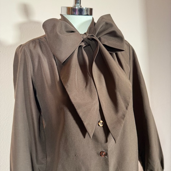 Vintage 1970 Retro Minimalist Bow Neck Croquet girl tuxedo brown Feminine Blouse - Picture 1 of 15
